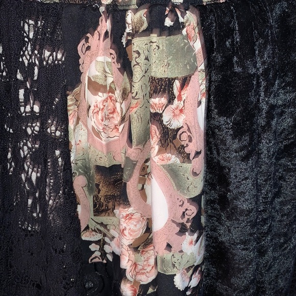 🥀Vintage 90’s Patchwork Floral Velvet Sequin Ragdoll Skirt - Picture 4 of 9